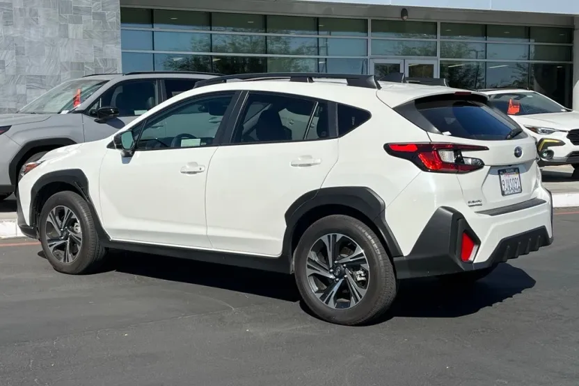 2024 Subaru Crosstrek Premium photo 1