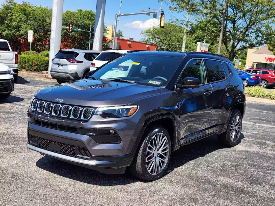 2023 Jeep Compass Limited photo 1