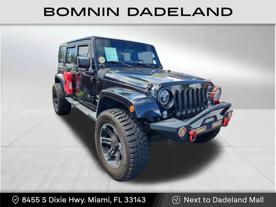 2015 Jeep Wrangler Unlimited Sahara photo 1