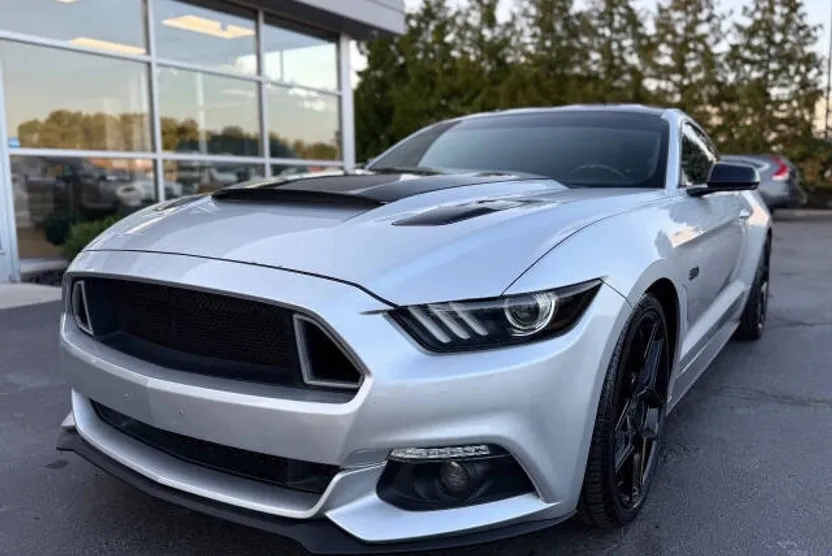 2016 Ford Mustang GT photo 1