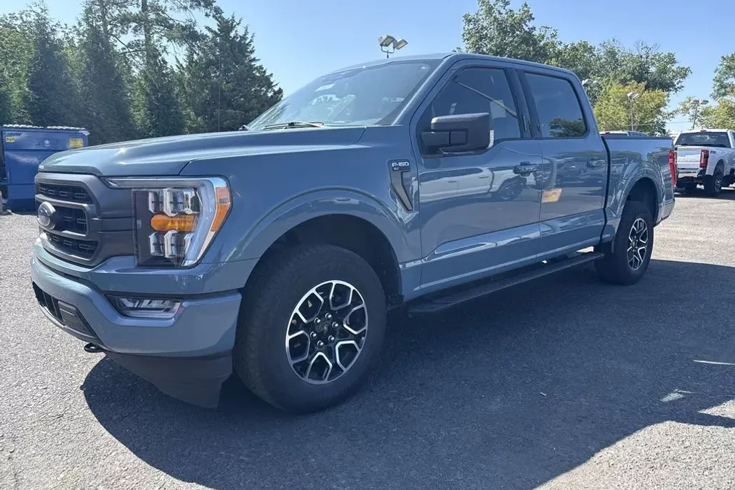 2023 Ford F-150 XLT photo 1