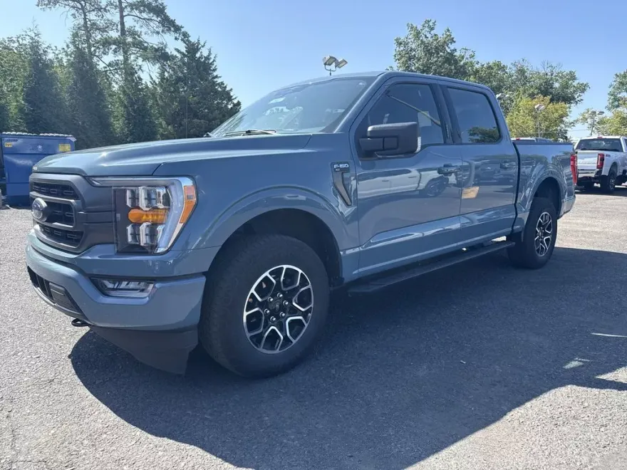 2023 Ford F-150 XLT photo 1