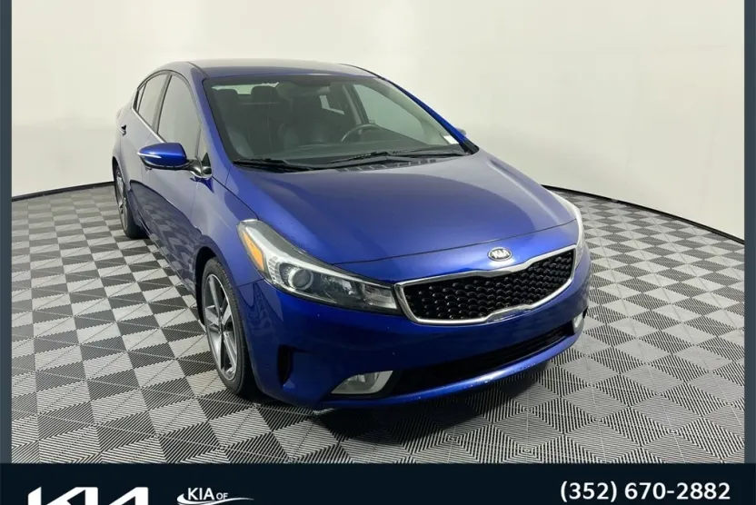 2017 Kia Forte EX photo 1