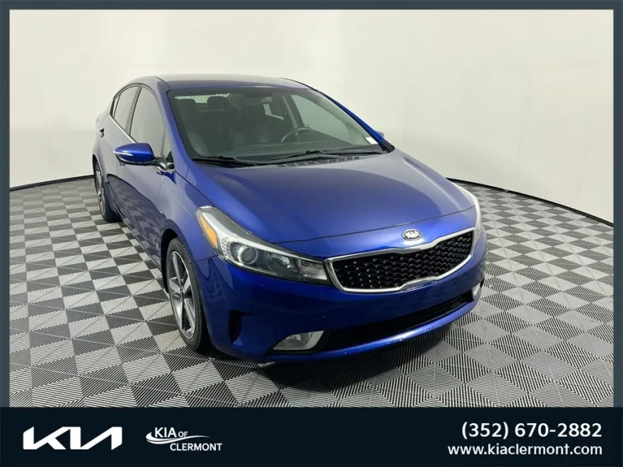 2017 Kia Forte EX photo 1
