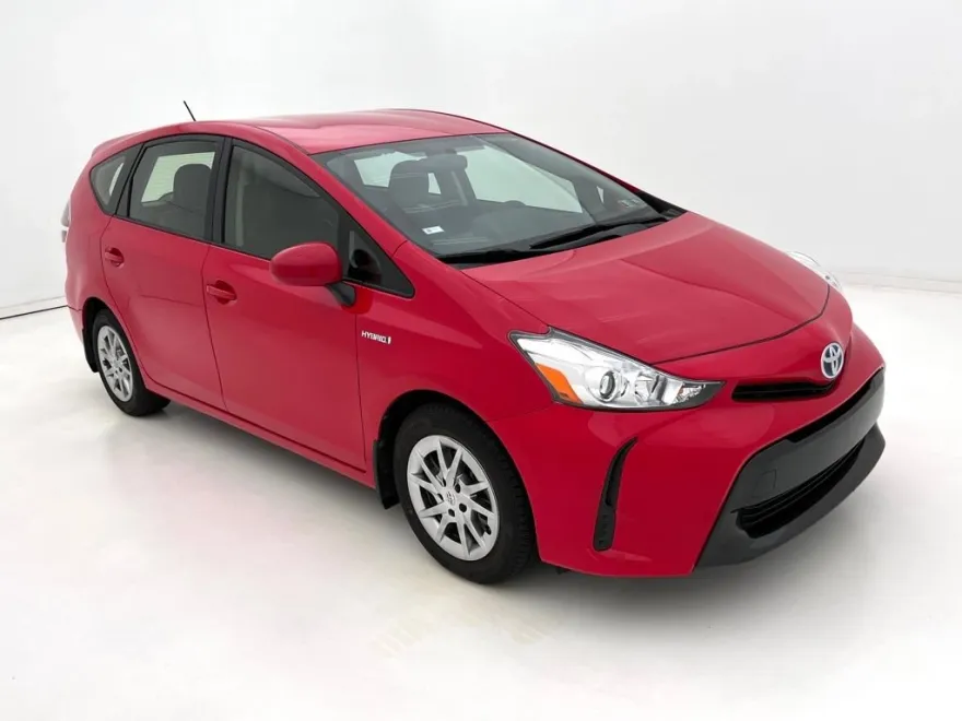 2016 Toyota Prius V Two photo 1
