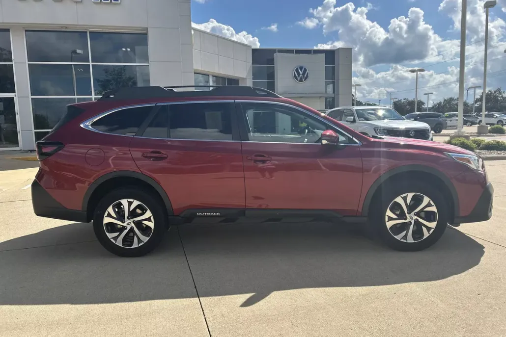 2020 Subaru Outback Limited photo 1