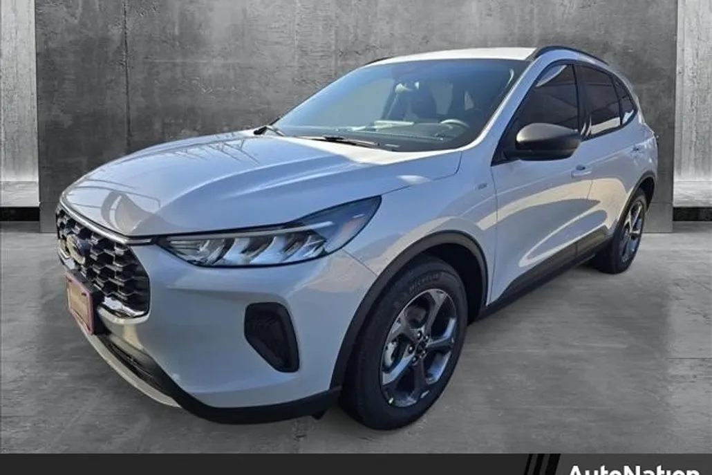 2025 Ford Escape ST-Line photo 1