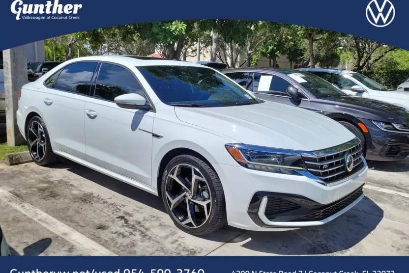 2022 Volkswagen Passat R-Line photo 1