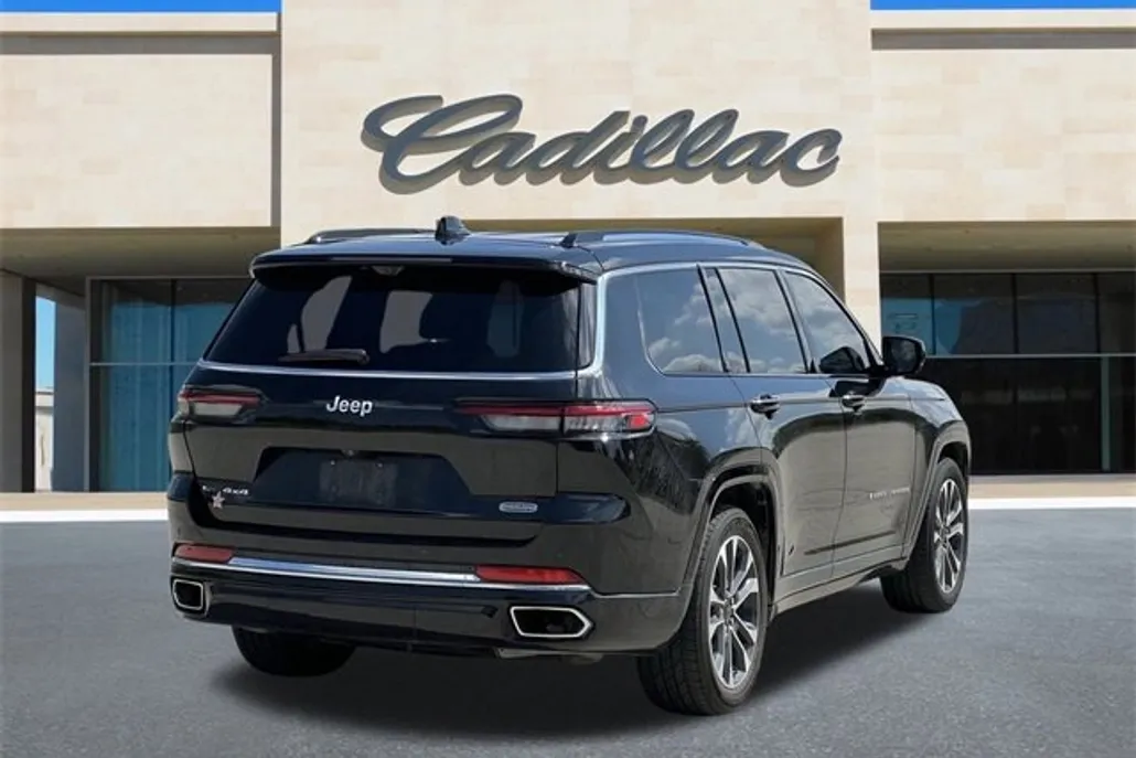 2022 Jeep Grand Cherokee Overland photo 1