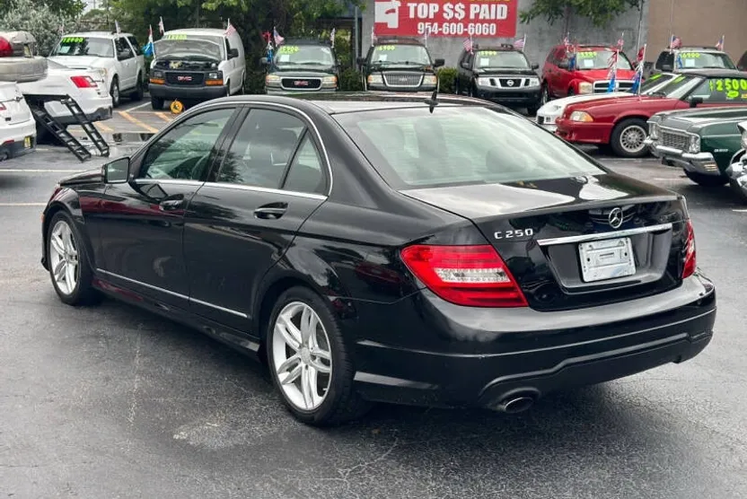 2013 Mercedes Benz C 250 Luxury photo 1