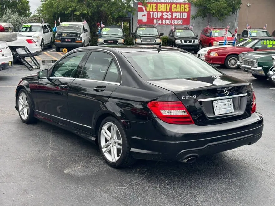 2013 Mercedes Benz C 250 Luxury photo 1