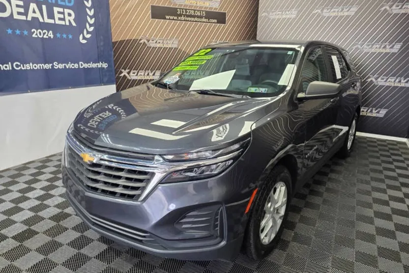 2022 Chevrolet Equinox LS photo 1