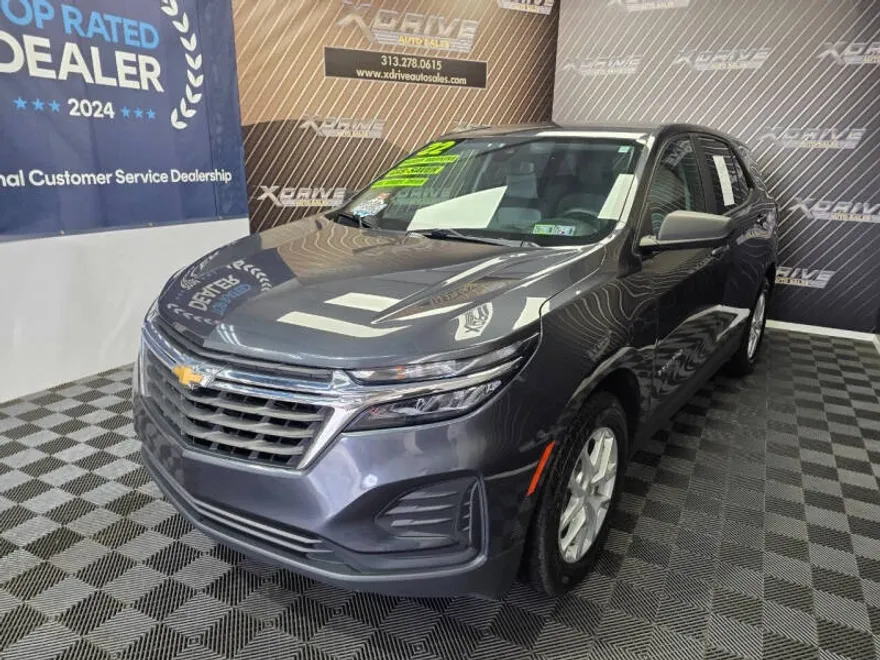 2022 Chevrolet Equinox LS photo 1