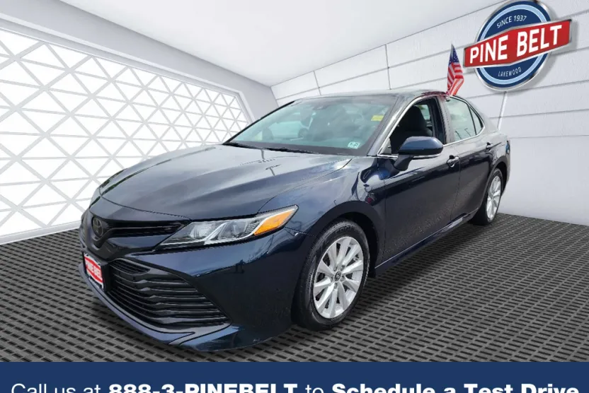 2020 Toyota Camry LE photo 1