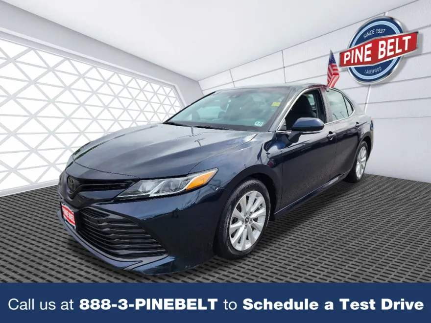 2020 Toyota Camry LE photo 1
