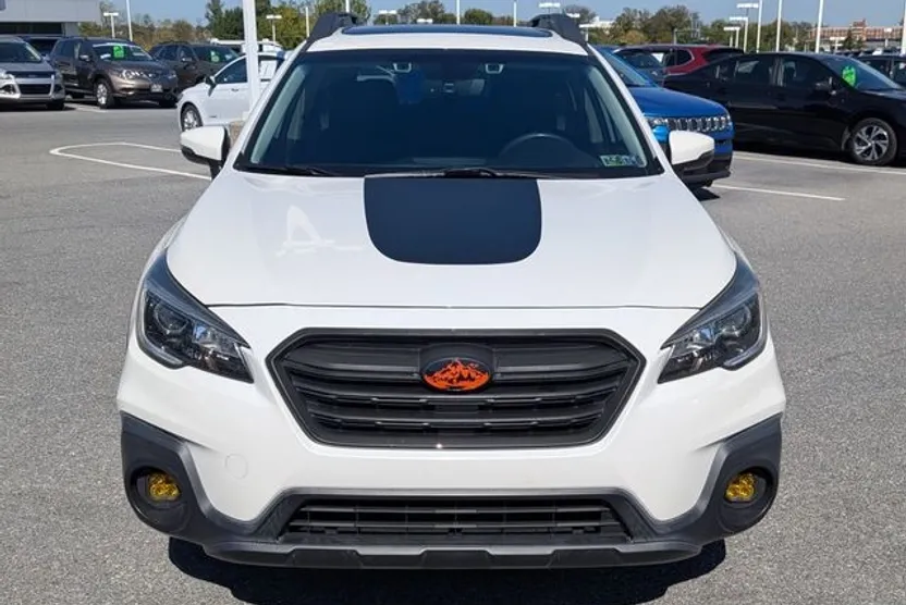 2018 Subaru Outback 2.5i Premium photo 1