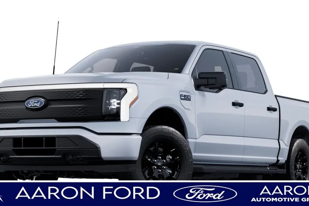 2025 Ford F-150 Lightning XLT photo 1