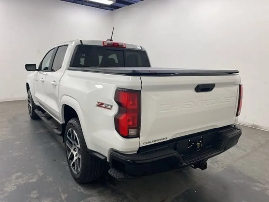 2023 Chevrolet Colorado Z71 photo 1