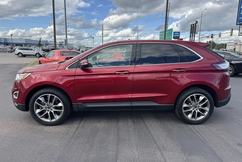2016 Ford Edge Titanium photo 1