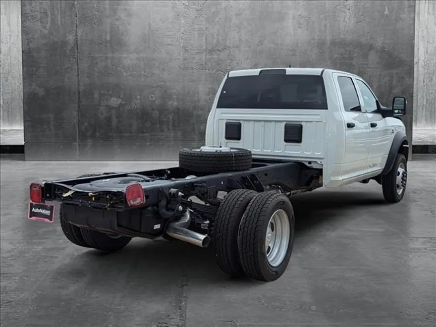 2024 Ram 5500 Tradesman photo 2