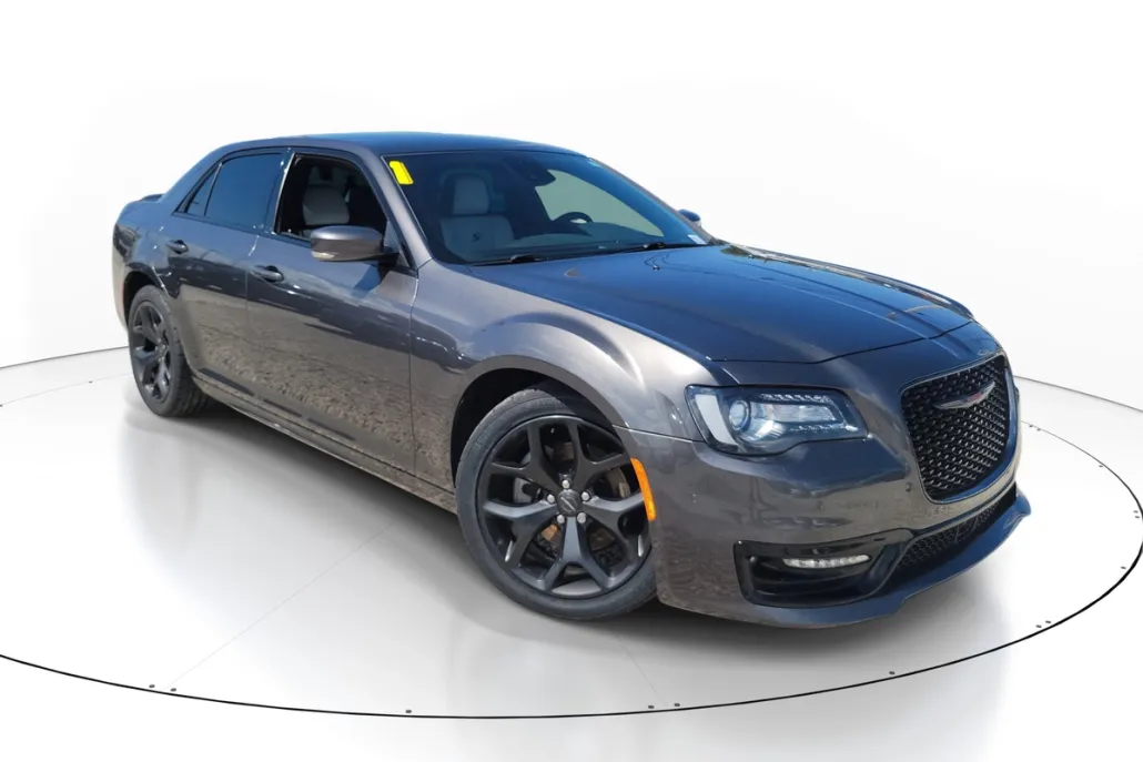 2021 Chrysler 300 LX photo 1