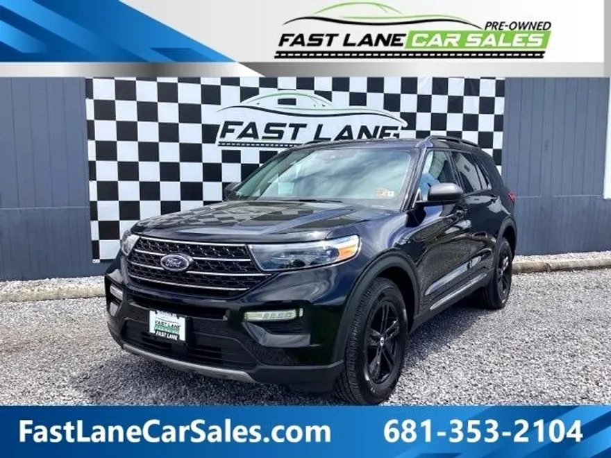 2023 Ford Explorer XLT photo 1