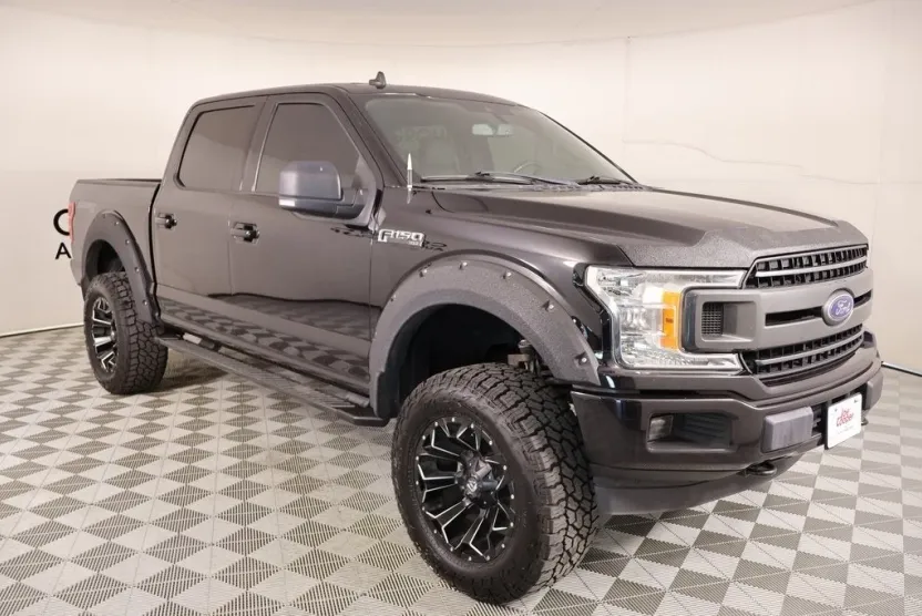2019 Ford F-150 XLT photo 1
