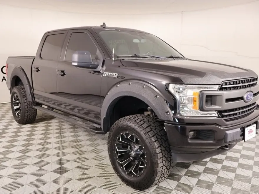 2019 Ford F-150 XLT photo 1