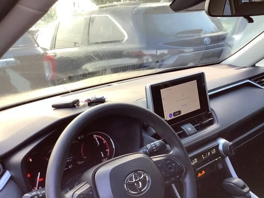 2024 Toyota RAV4 XLE photo 1