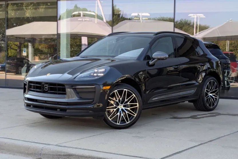 2026 Porsche Macan T photo 1