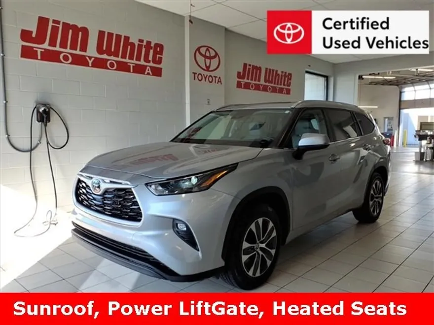 2023 Toyota Highlander XLE photo 1