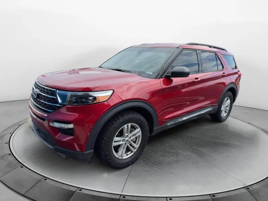 2021 Ford Explorer XLT photo 1