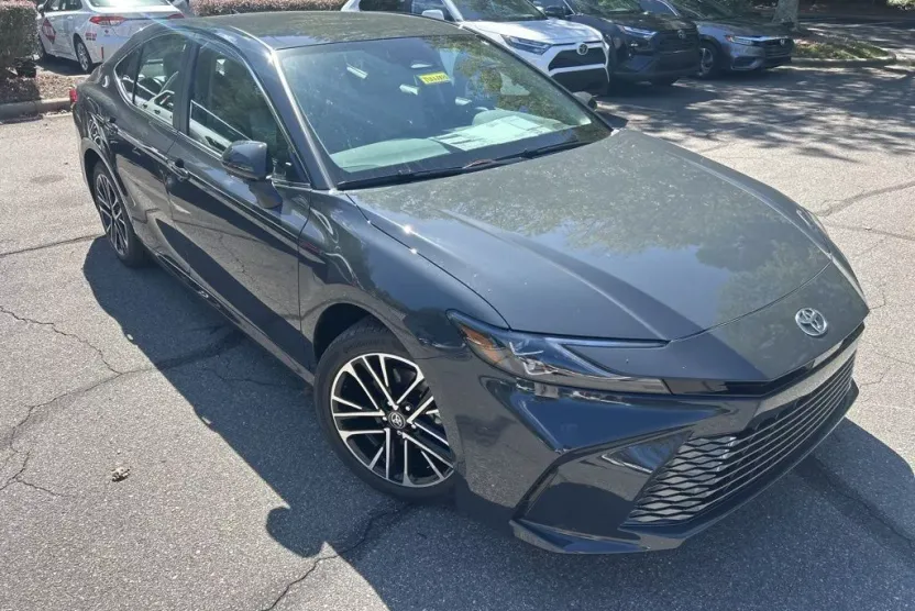 2026 Toyota Camry XLE photo 1
