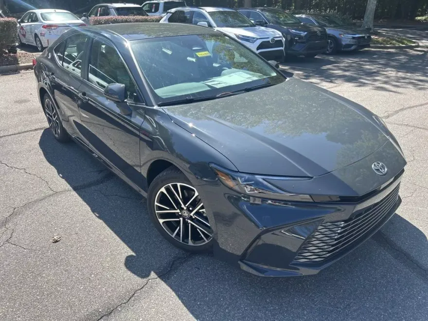 2026 Toyota Camry XLE photo 1