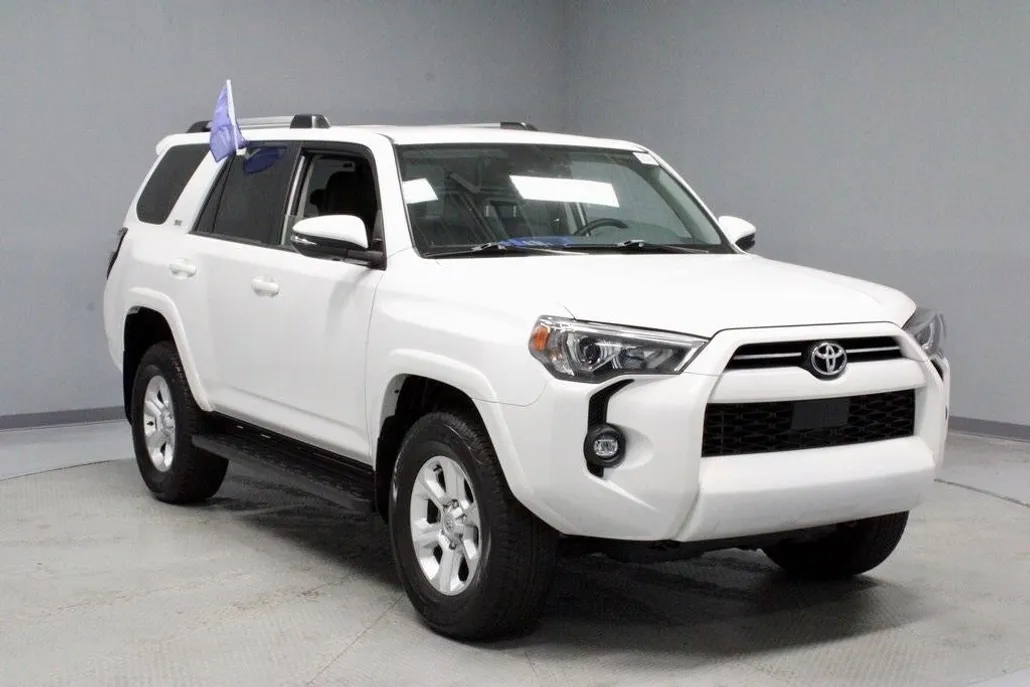 2024 Toyota 4Runner SR5 Premium photo 1