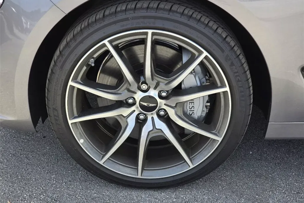 2025 Genesis G70 2.5T photo 1