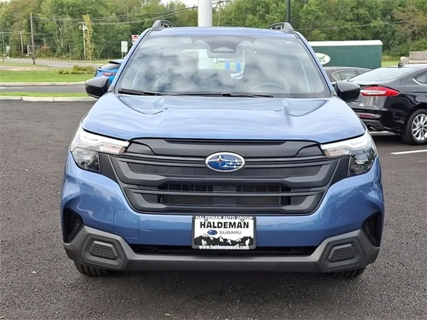 2025 Subaru Forester Base photo 1