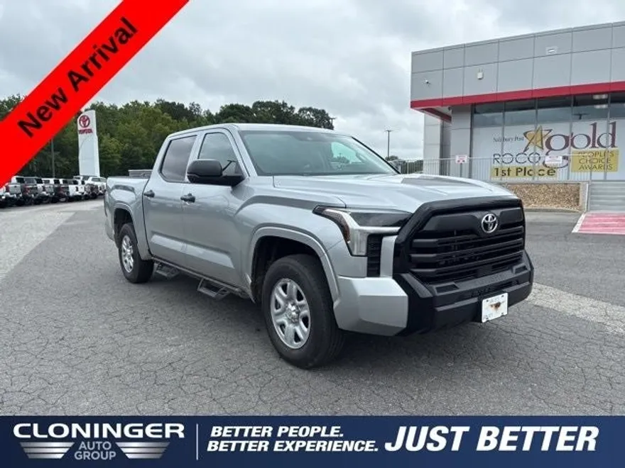 2024 Toyota Tundra SR CrewMax photo 1