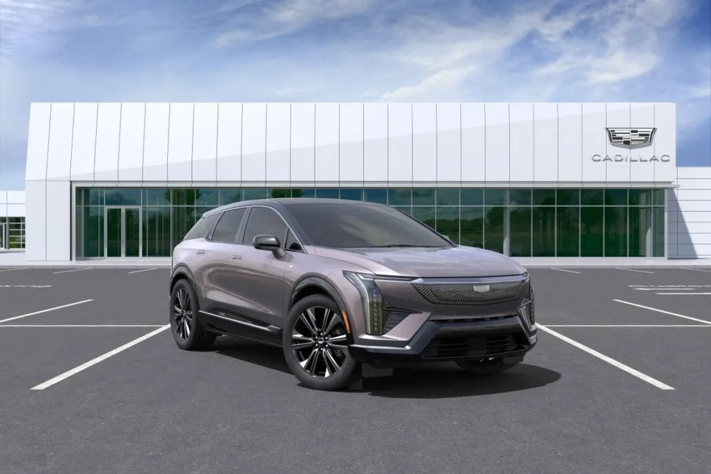 2025 Cadillac Optiq Luxury photo 1