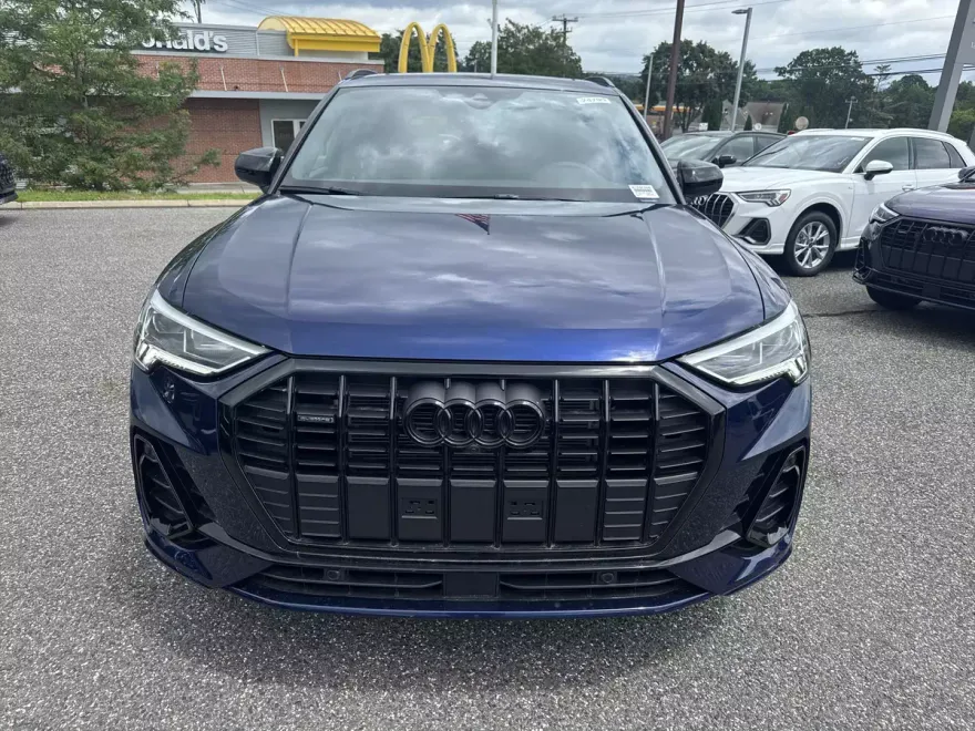 2025 Audi Q3 45 TFSI S line Premium Plus photo 1