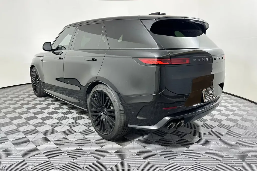 2024 Land Rover Range Rover Sport photo 1