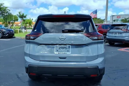 2026 Nissan Rogue SV photo 3