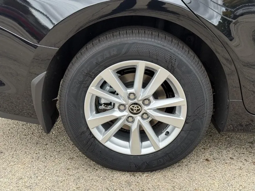 2026 Toyota Camry LE photo 1