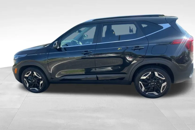 2024 Kia Seltos SX photo 1