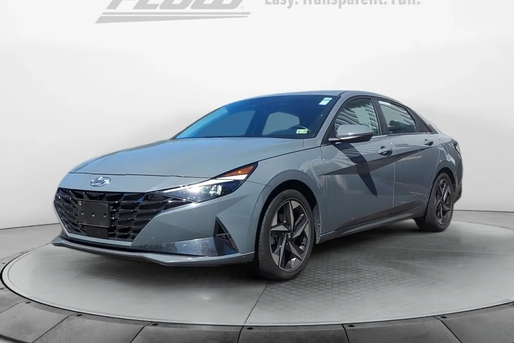 2022 Hyundai Elantra Hybrid Limited photo 1