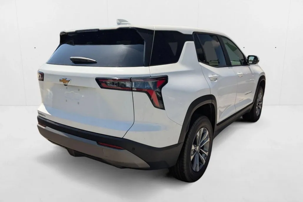 2026 Chevrolet Equinox LT photo 1
