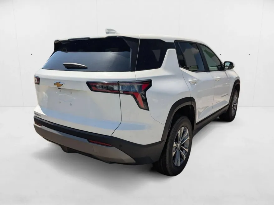 2026 Chevrolet Equinox LT photo 1