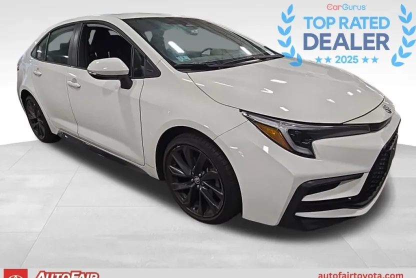 2024 Toyota Corolla SE photo 1