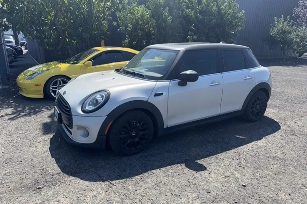 2020 Mini Cooper 4 Door Hardtop Signature photo 1