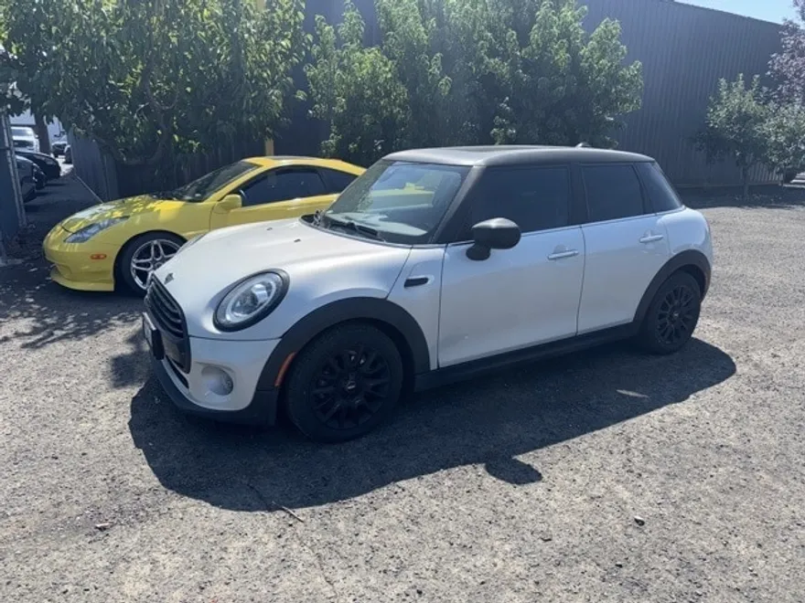 2020 Mini Cooper 4 Door Hardtop Signature photo 1